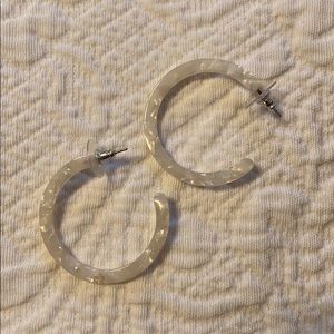 White tortoise shell hoop earrings